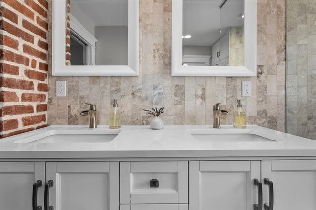 3011 Campbell Street, Kansas City, MO 64109