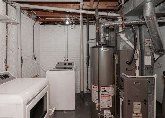 3890 Tanglefoot Court, Bettendorf, IA 52722