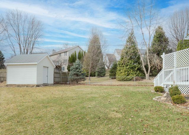 3890 Tanglefoot Court, Bettendorf, IA 52722