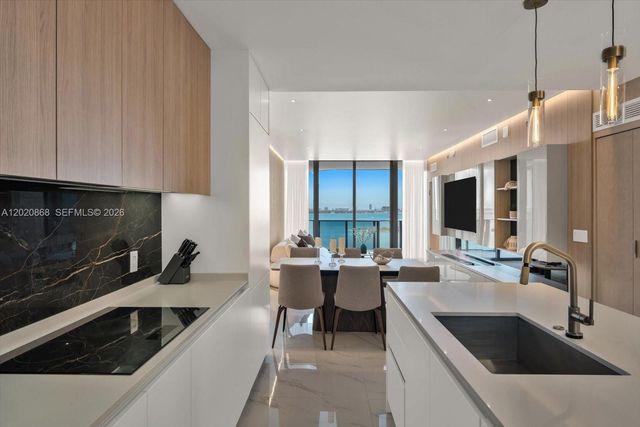 700 NE 24th St 1602, Miami, FL 33137