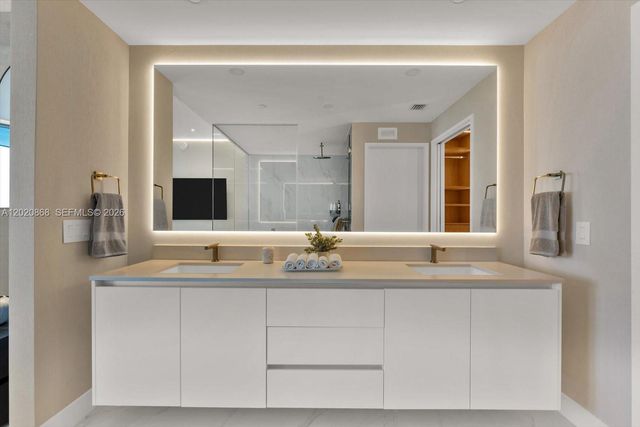 700 NE 24th St 1602, Miami, FL 33137