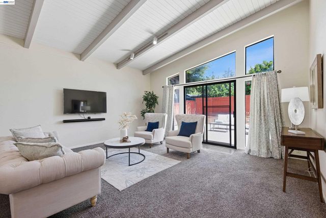 97 Gresel St, Hayward, CA 94544
