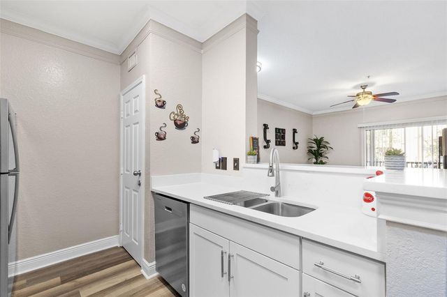 4323 BAYSIDE VILLAGE DRIVE 105, Tampa, FL 33615