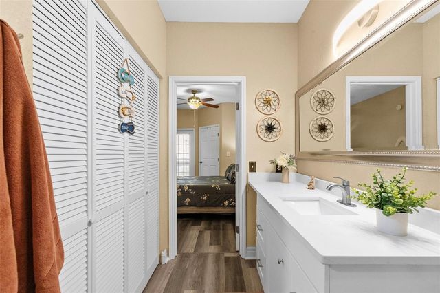 4323 BAYSIDE VILLAGE DRIVE 105, Tampa, FL 33615