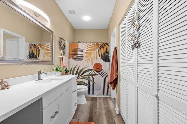 4323 BAYSIDE VILLAGE DRIVE 105, Tampa, FL 33615