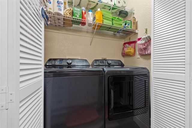 4323 BAYSIDE VILLAGE DRIVE 105, Tampa, FL 33615