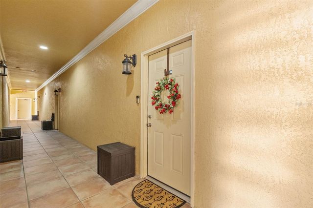 4323 BAYSIDE VILLAGE DRIVE 105, Tampa, FL 33615