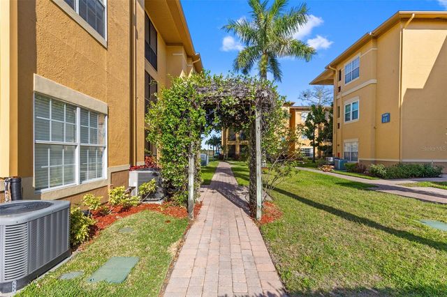 4323 BAYSIDE VILLAGE DRIVE 105, Tampa, FL 33615