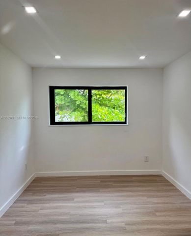 7521 NE 2nd Court 3, Miami, FL 33138
