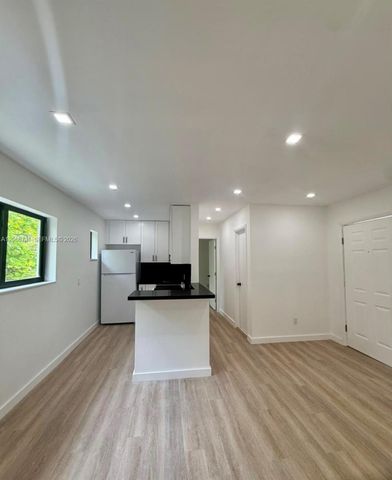 7521 NE 2nd Court 3, Miami, FL 33138