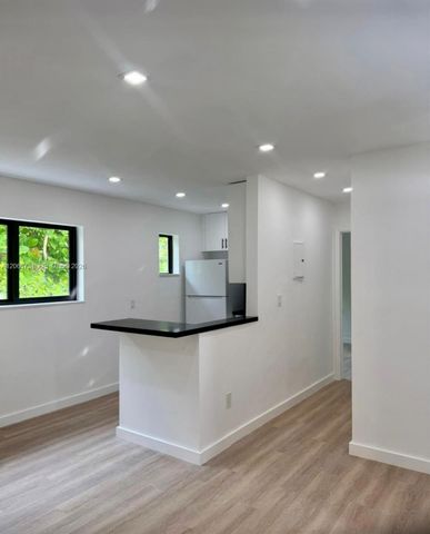 7521 NE 2nd Court 3, Miami, FL 33138