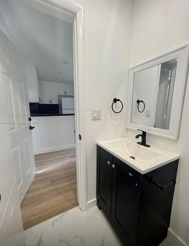 7521 NE 2nd Court 3, Miami, FL 33138