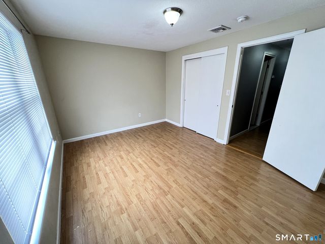20 New Hampshire Drive 1D, New Britain, CT 06052