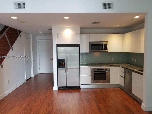 1050 Brickell Ave 608, Miami, FL 33131