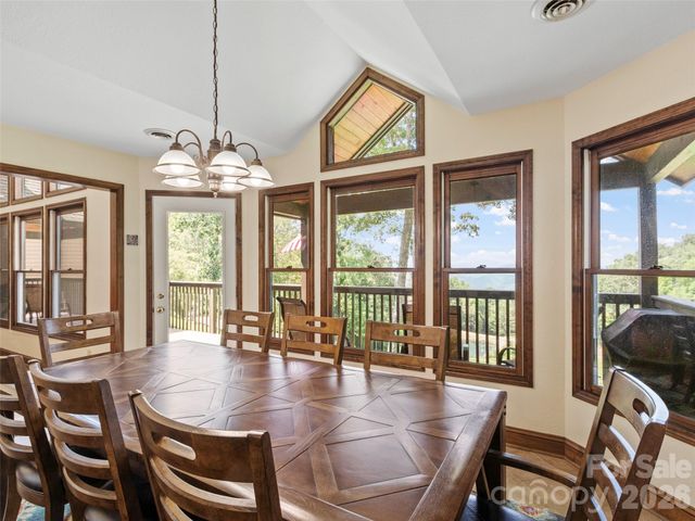 91 Brandy Run Road, Burnsville, NC 28714