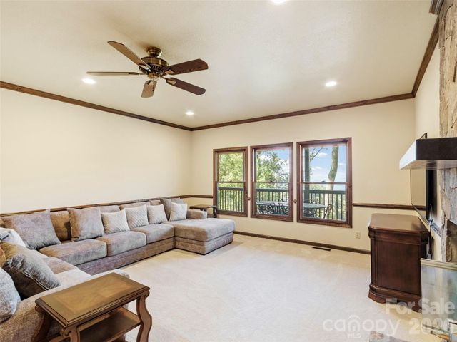 91 Brandy Run Road, Burnsville, NC 28714
