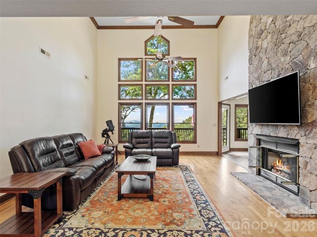 91 Brandy Run Road, Burnsville, NC 28714
