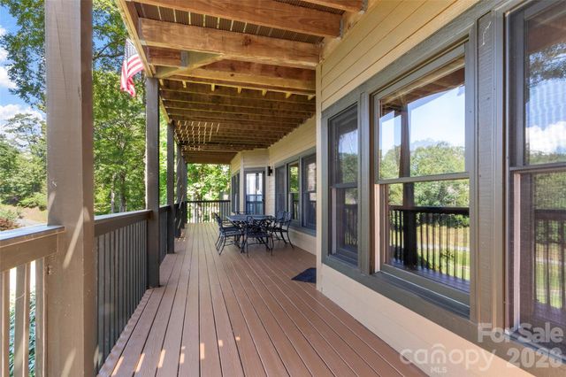 91 Brandy Run Road, Burnsville, NC 28714