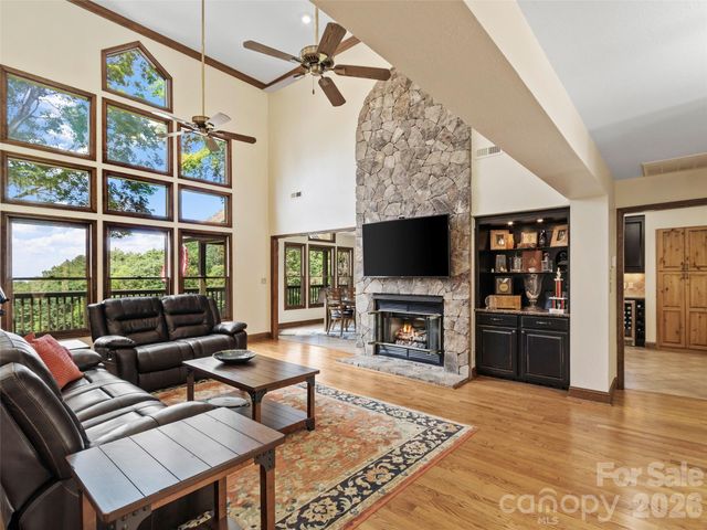 91 Brandy Run Road, Burnsville, NC 28714