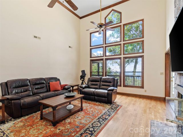 91 Brandy Run Road, Burnsville, NC 28714