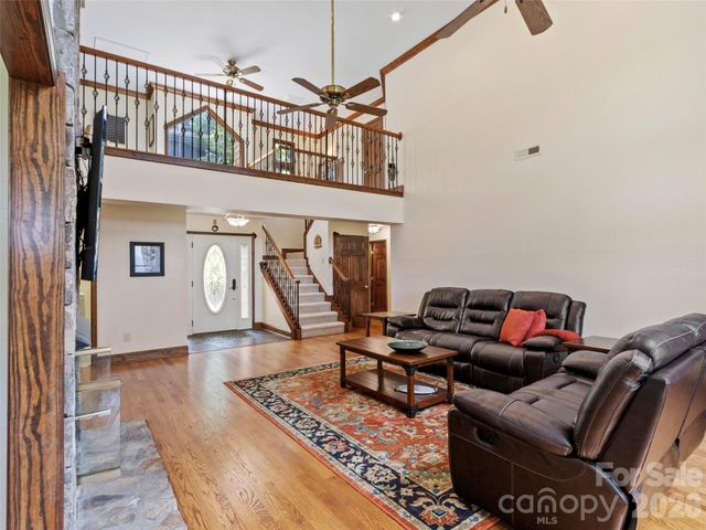 91 Brandy Run Road, Burnsville, NC 28714