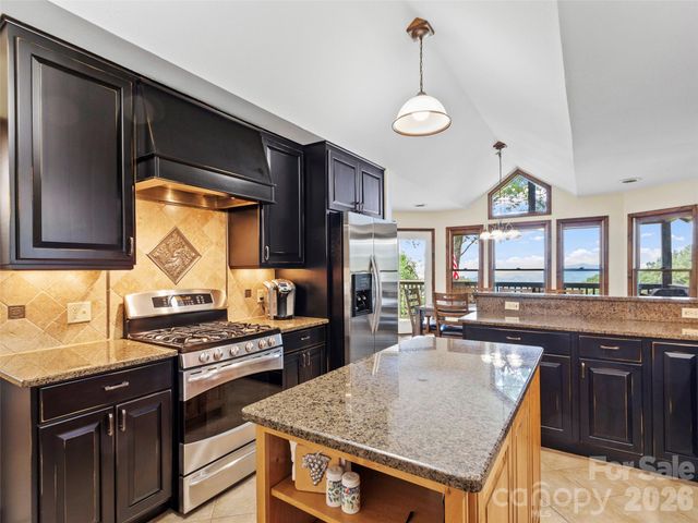 91 Brandy Run Road, Burnsville, NC 28714