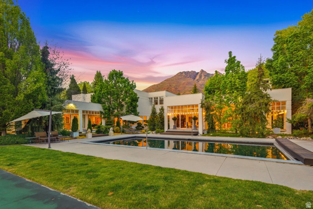 Image 1 of property listing at 2552 E WALKER LN, Salt Lake City, UT 84117