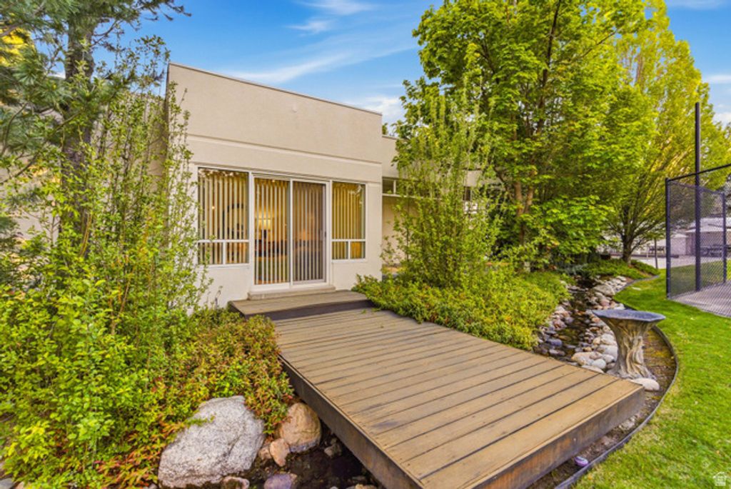 Image 106 of property listing at 2552 E WALKER LN, Salt Lake City, UT 84117