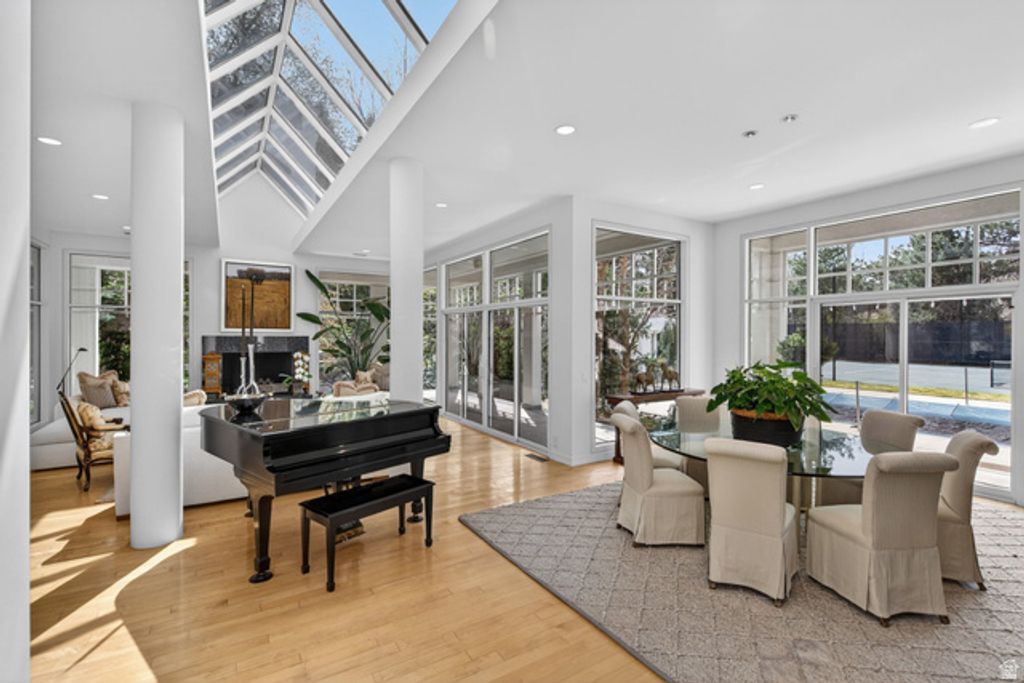 Image 12 of property listing at 2552 E WALKER LN, Salt Lake City, UT 84117
