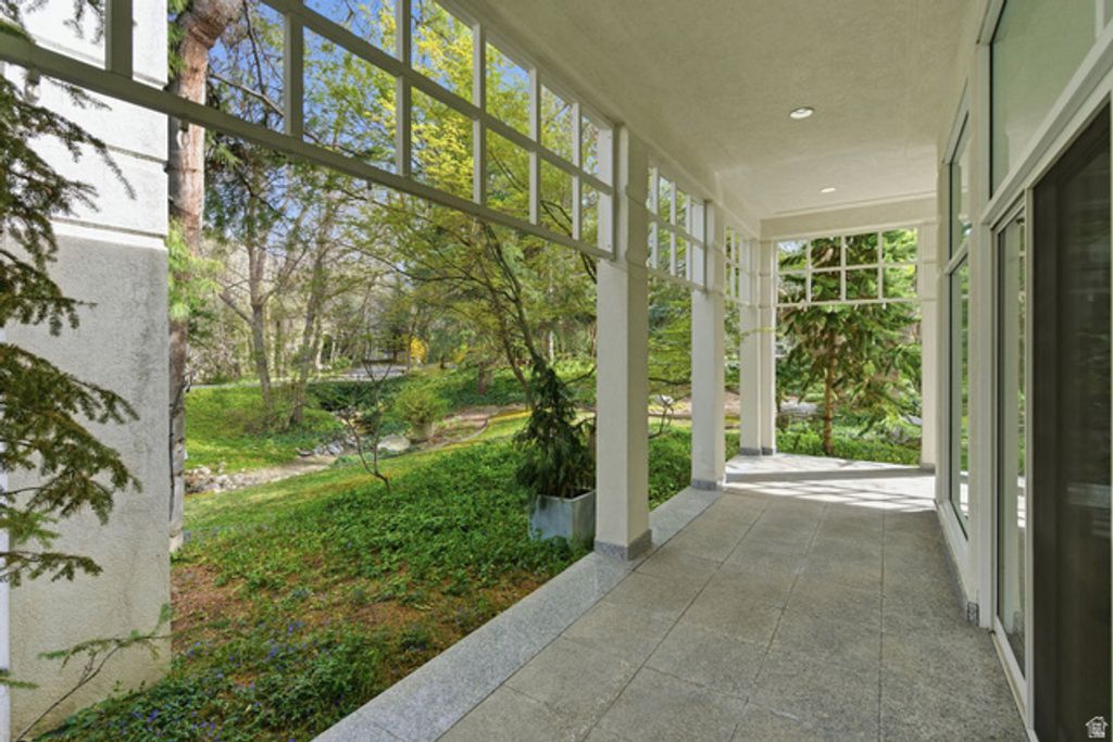 Image 121 of property listing at 2552 E WALKER LN, Salt Lake City, UT 84117