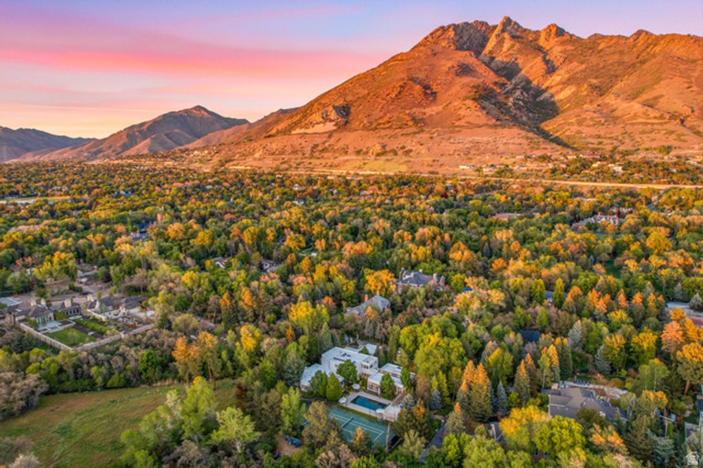 Image 140 of property listing at 2552 E WALKER LN, Salt Lake City, UT 84117