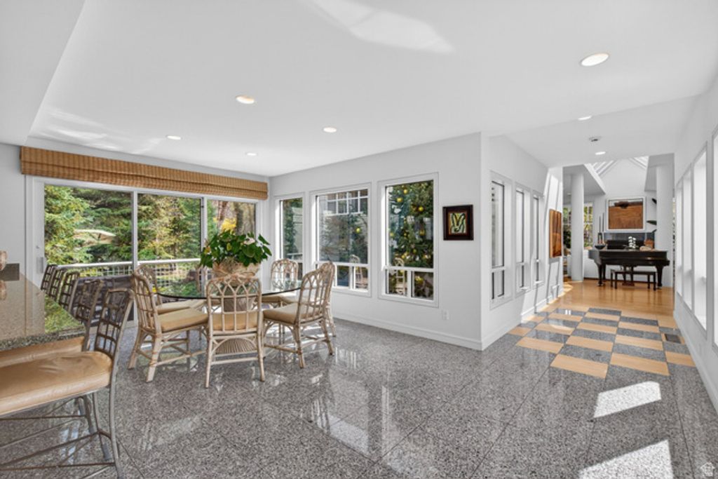 Image 21 of property listing at 2552 E WALKER LN, Salt Lake City, UT 84117