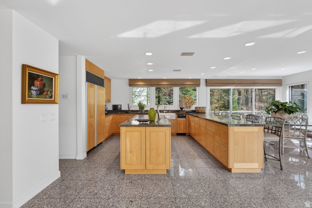 Image 23 of property listing at 2552 E WALKER LN, Salt Lake City, UT 84117