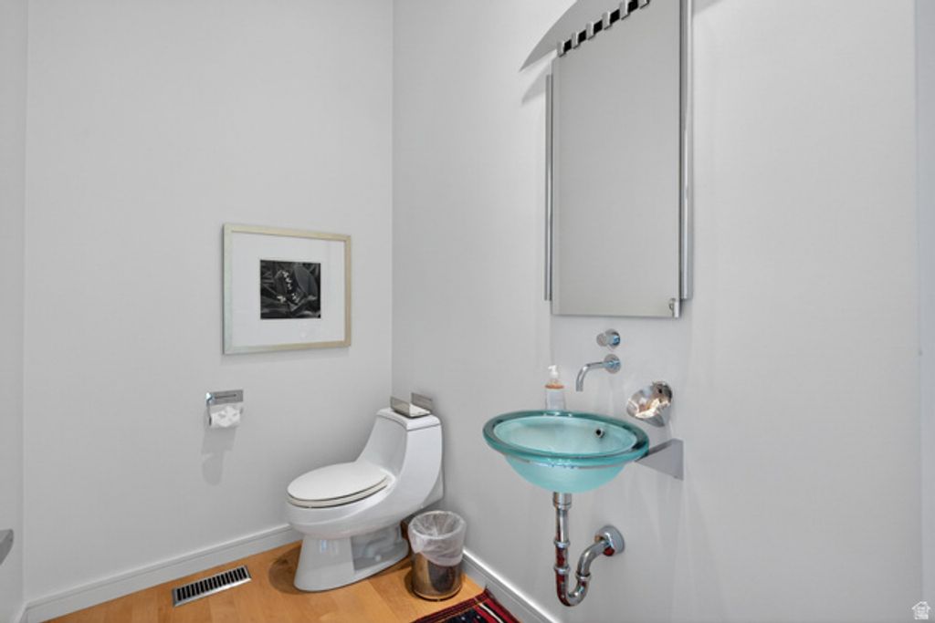 Image 35 of property listing at 2552 E WALKER LN, Salt Lake City, UT 84117