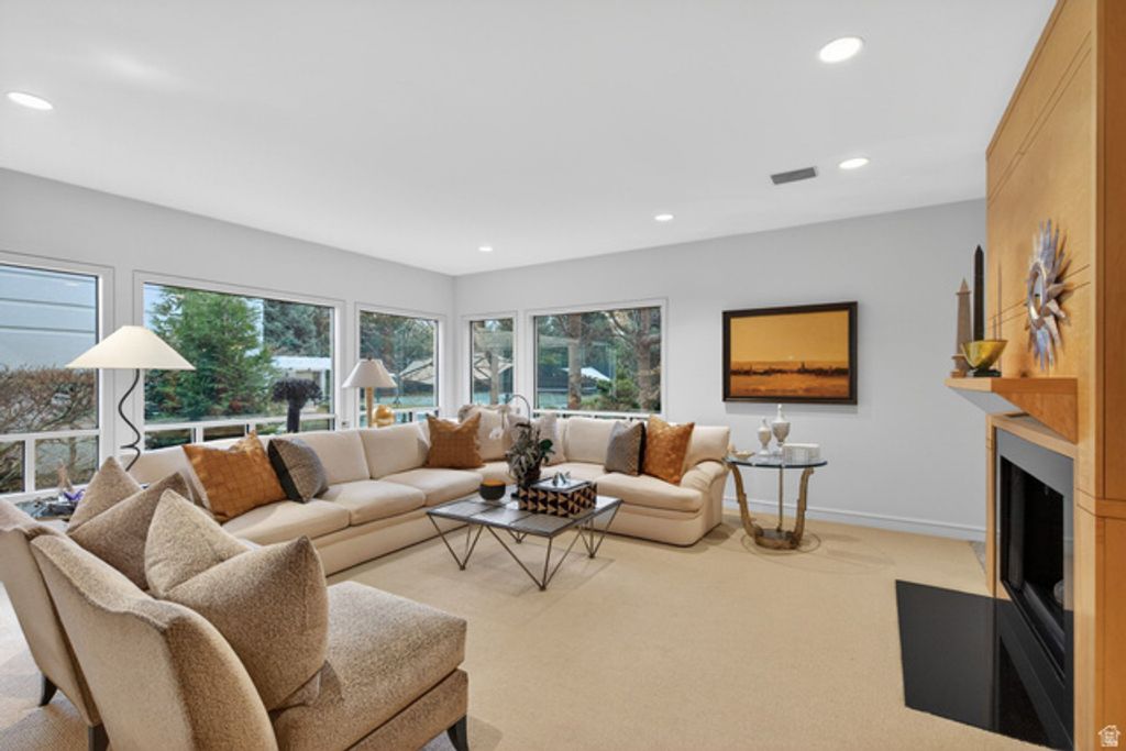 Image 36 of property listing at 2552 E WALKER LN, Salt Lake City, UT 84117