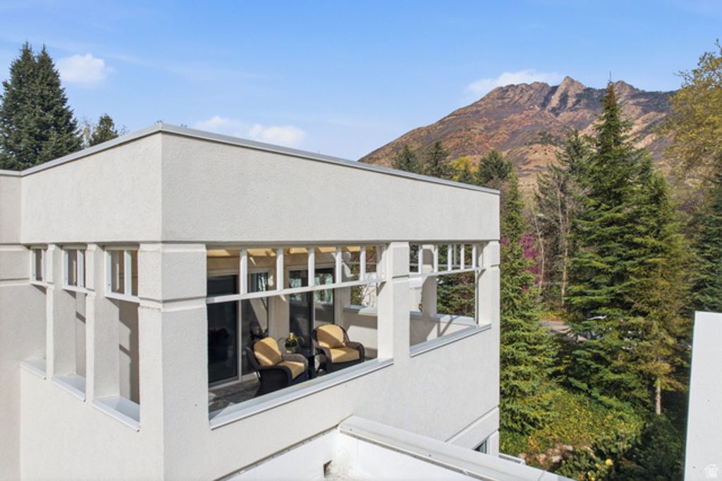 Image 53 of property listing at 2552 E WALKER LN, Salt Lake City, UT 84117