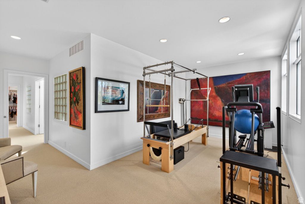 Image 66 of property listing at 2552 E WALKER LN, Salt Lake City, UT 84117