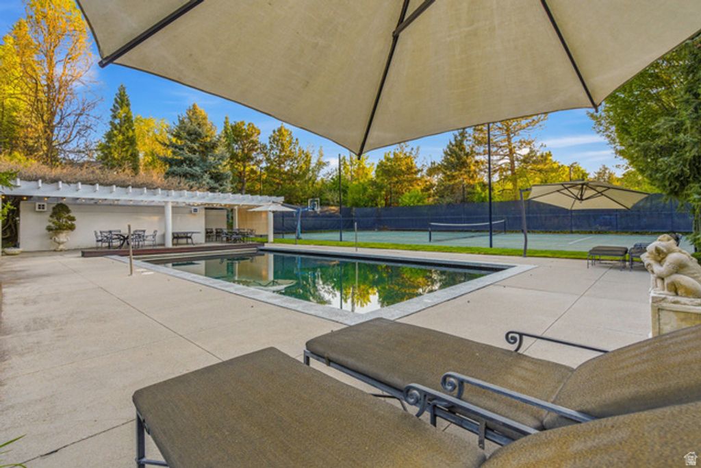 Image 92 of property listing at 2552 E WALKER LN, Salt Lake City, UT 84117