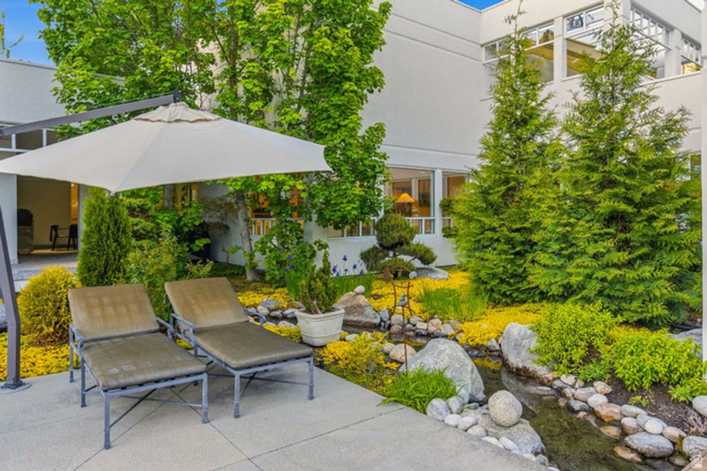 Image 93 of property listing at 2552 E WALKER LN, Salt Lake City, UT 84117