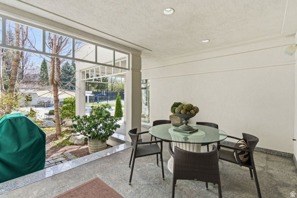 Image 94 of property listing at 2552 E WALKER LN, Salt Lake City, UT 84117
