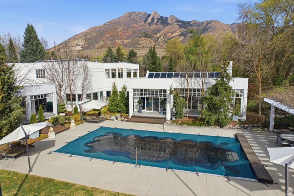 Image 97 of property listing at 2552 E WALKER LN, Salt Lake City, UT 84117