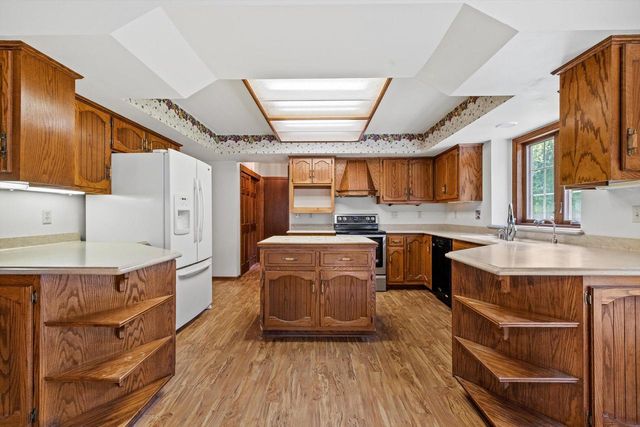 S68W17323 Rossmar COURT, Muskego, WI 53150