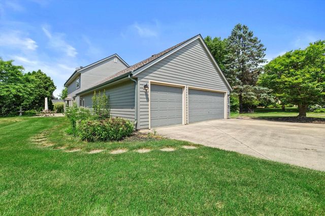 S68W17323 Rossmar COURT, Muskego, WI 53150