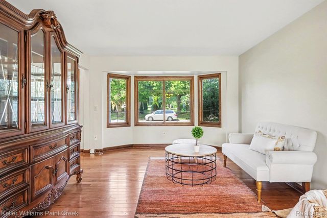 627 Parkland Drive, Rochester Hills, MI 48307