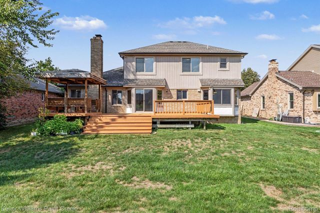 627 Parkland Drive, Rochester Hills, MI 48307