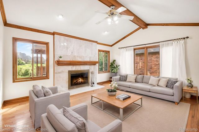 627 Parkland Drive, Rochester Hills, MI 48307