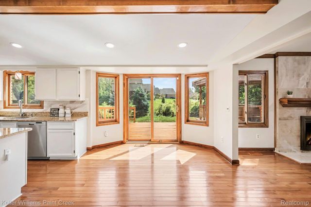 627 Parkland Drive, Rochester Hills, MI 48307