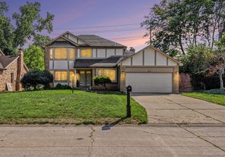 627 Parkland Drive, Rochester Hills, MI 48307