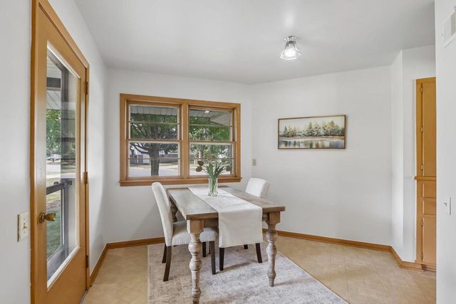 520 6th Street, Waunakee, WI 53597