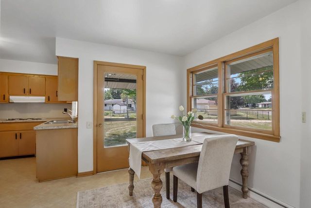 520 6th Street, Waunakee, WI 53597